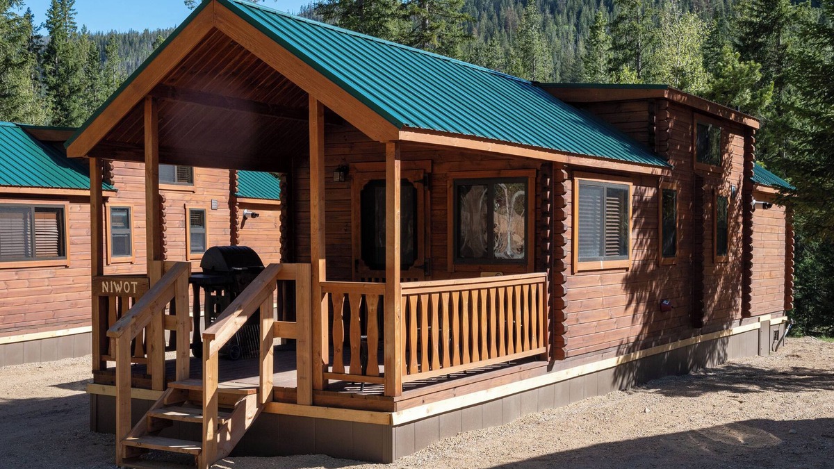 Granby Cabin | New Cabins in the Mountains, Walk to Lake, Pet Friendly, Closet to Lake Granby!
