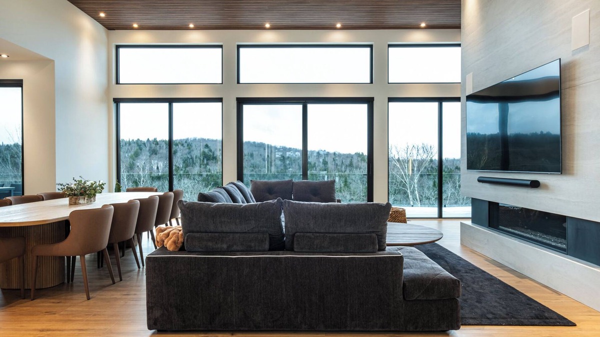 La Conception House | NEW! Chalet Mont-Steele | 5 Bedrooms | Hot tub | Outdoor Pool/Tremblant Living