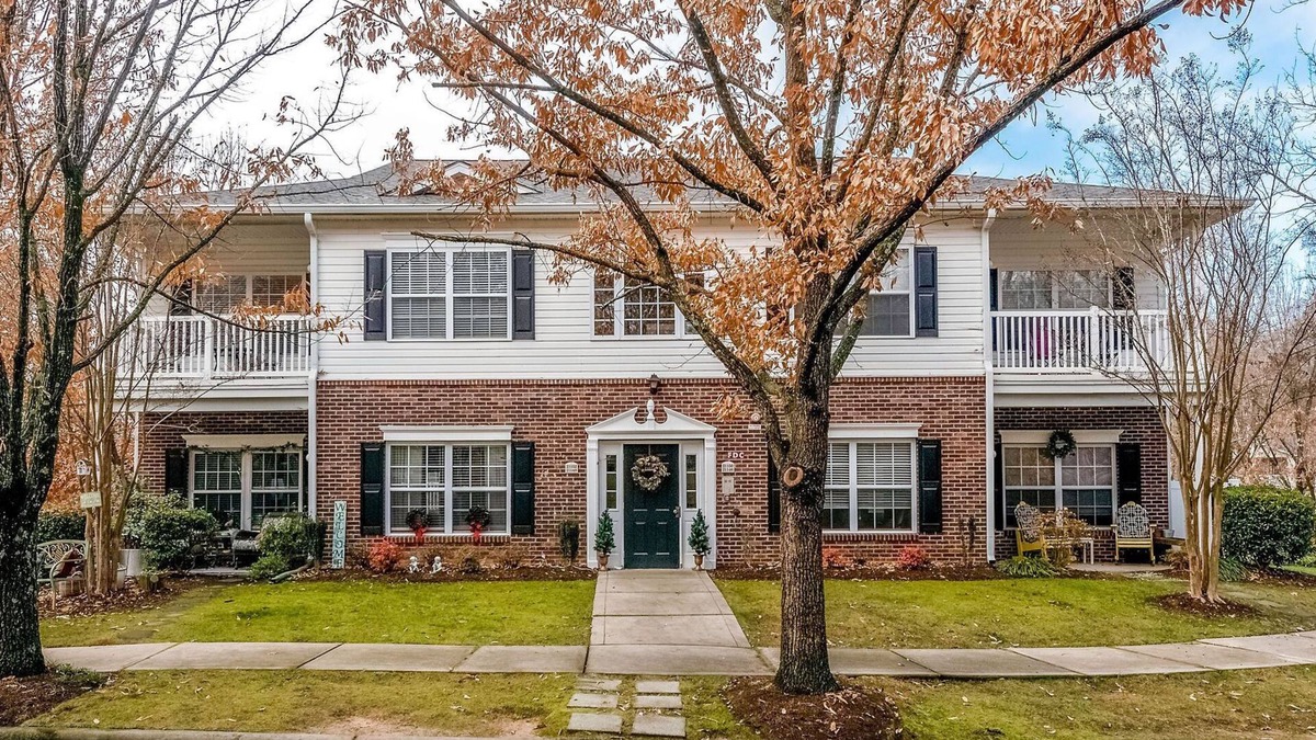 Cornelius Condo | *New* Charming 2BR Lake Norman Condo near Charlotte