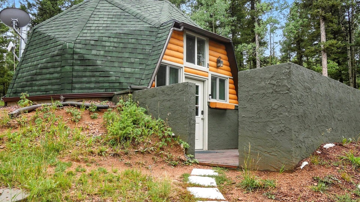 Divide Cabin | NEW! Charming Cabin w/Scenic Views near UC Health
