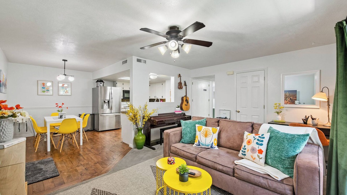 Orem Condo | NEW! Charming Condo, Perfectly located near UVU/BYU, Balcony, Near Mountains!