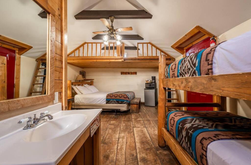 Lake George Ski Chalet | New! Charming cozy Cabin Colorado National Forest