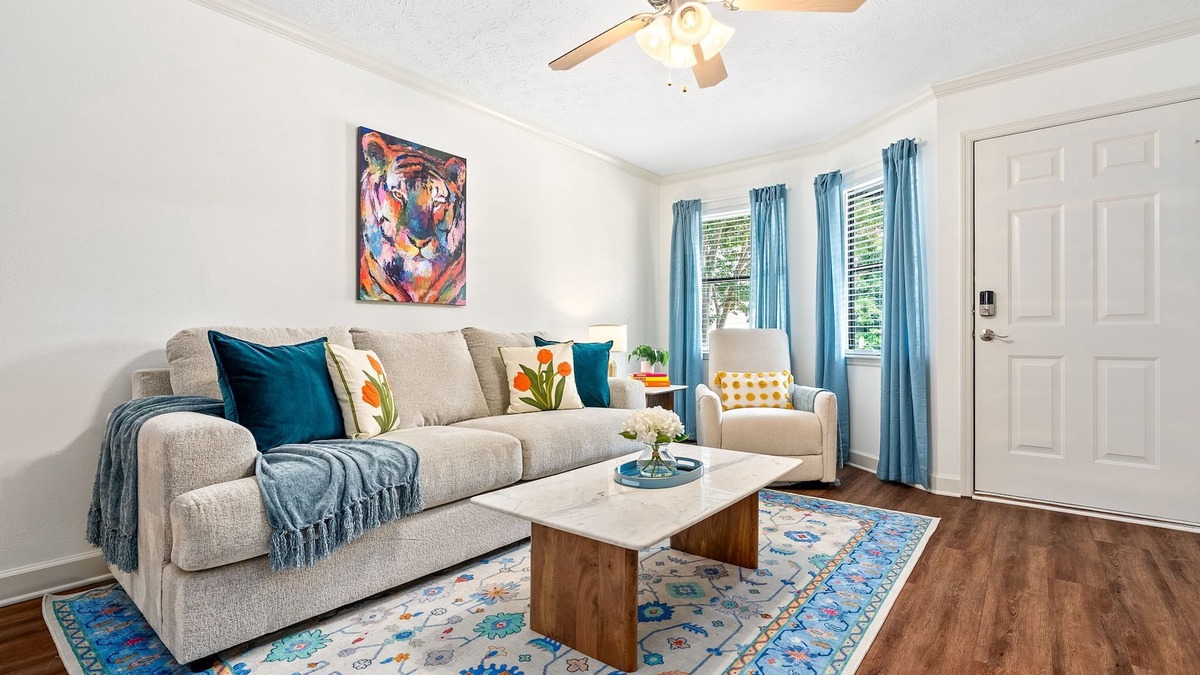 Auburn Apartment | NEW Cheerful Auburn Getaway!