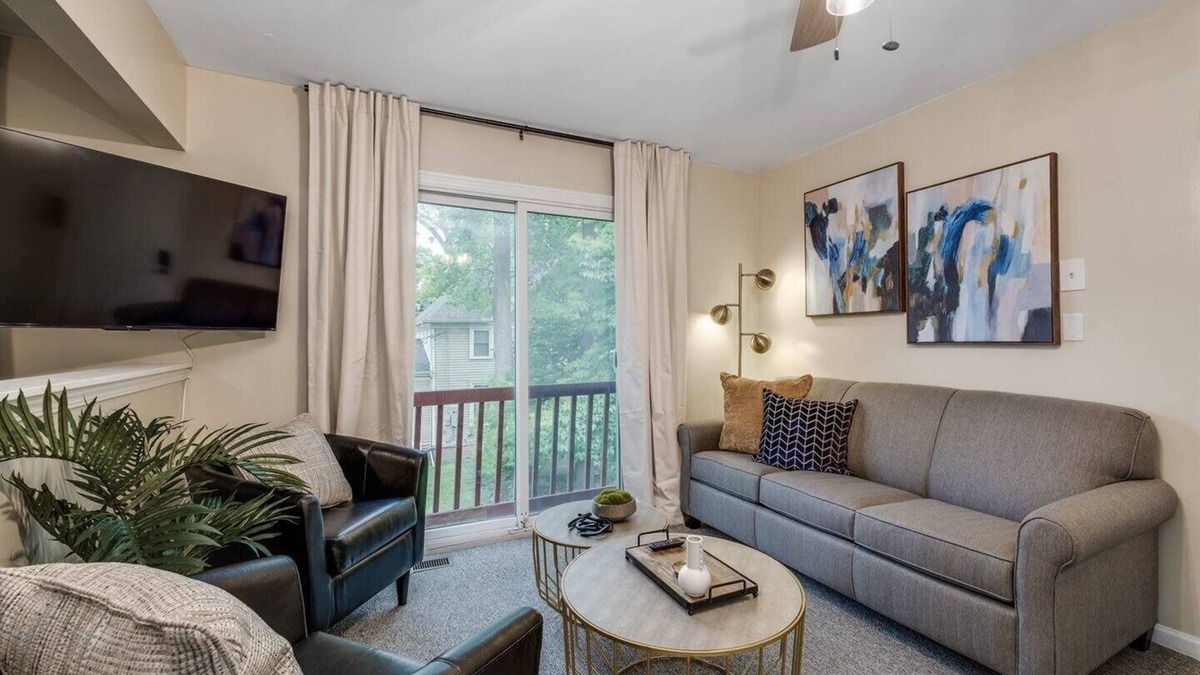 College Heights Apartment | NEW! Chic Remodeled Retreat Near EMU: Easy Commute