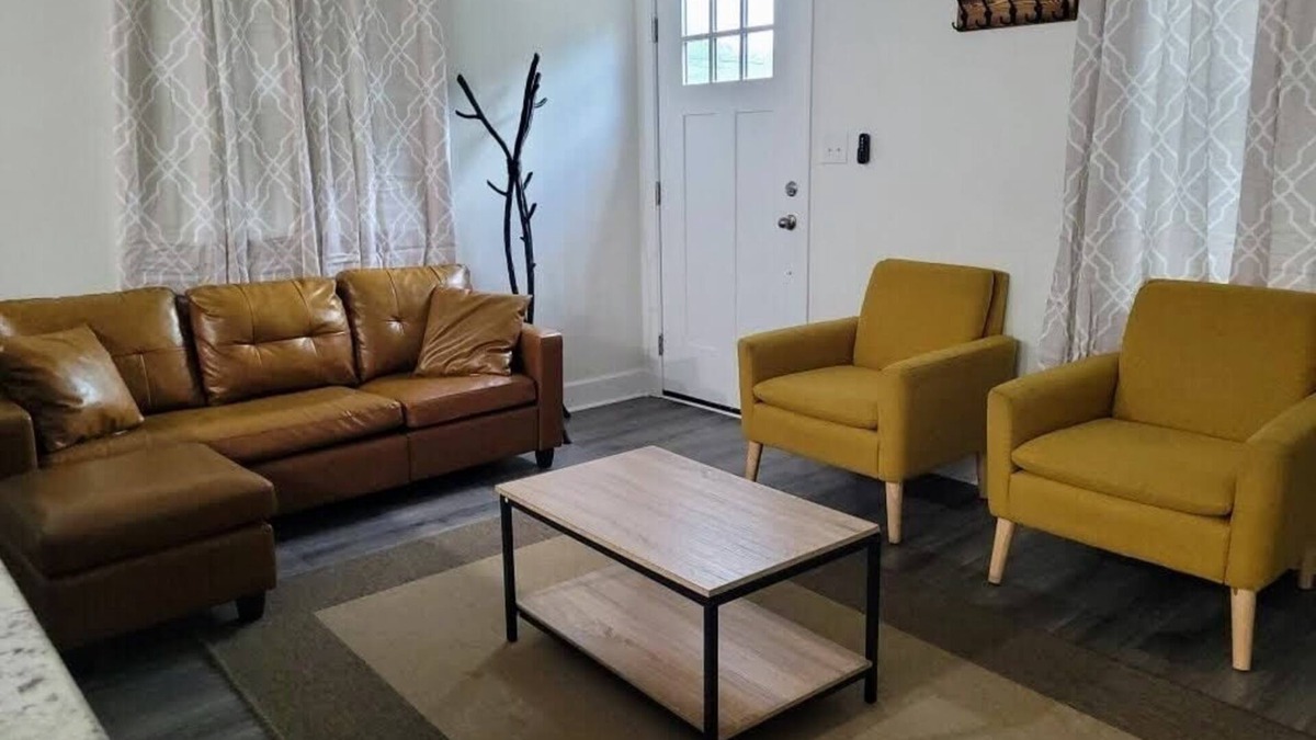 Durham Apartment | New & Clean 2 Bed Walltown Home. Walk to Duke! B