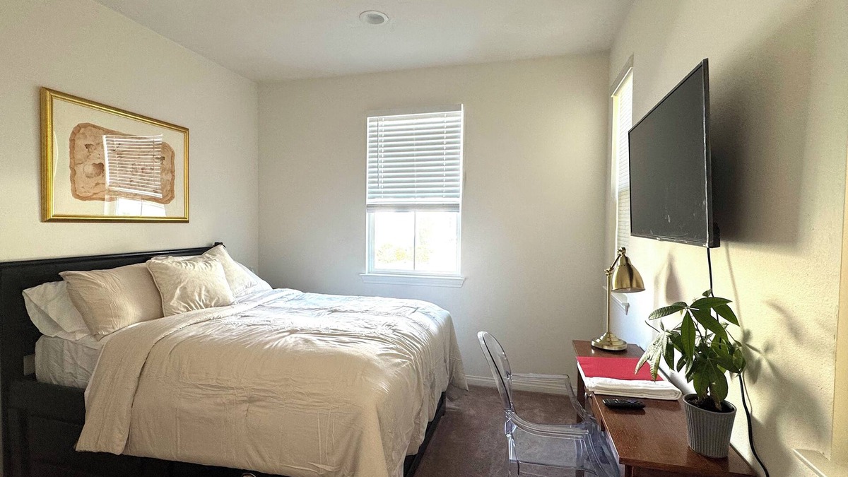 Corona House | NEW, CLEAN AND PRIVATE. Charming 1-bedroom house with free WIFI