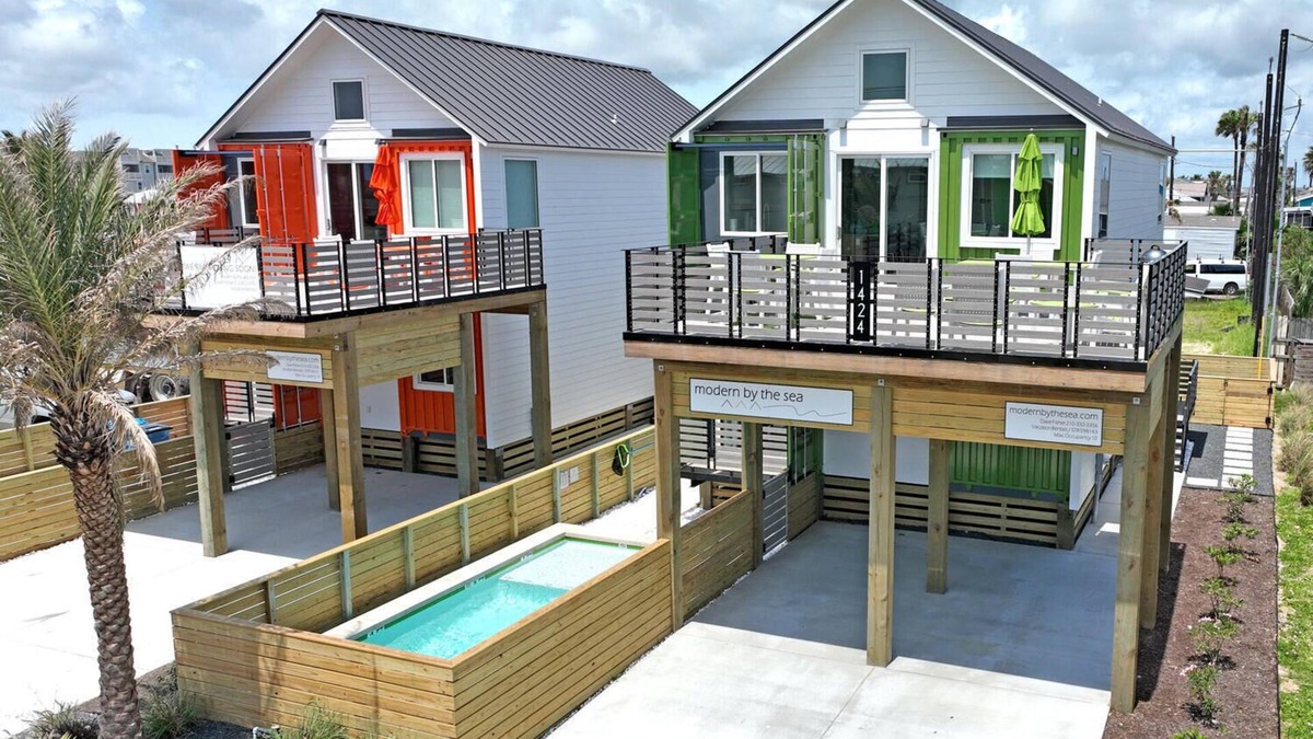 Shibui Sands House | New Coastal Container Home! Pet friendly, Pool, walking distance to the beach