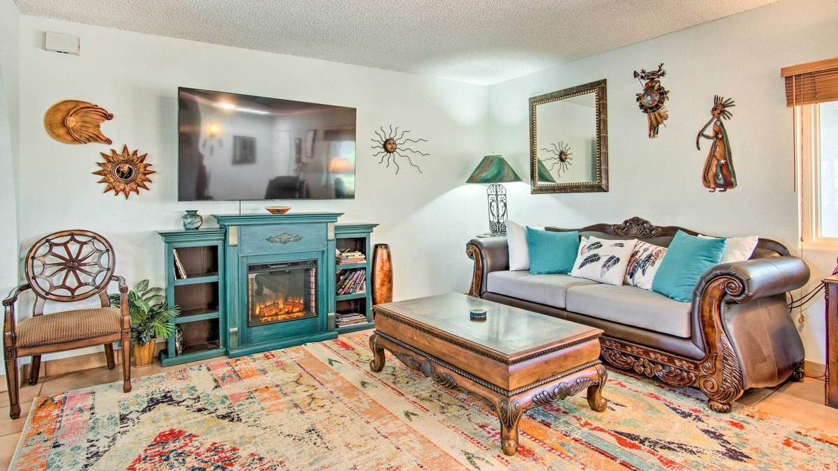Green Valley House | NEW! Colorful Green Valley Getaway + Private Pool!