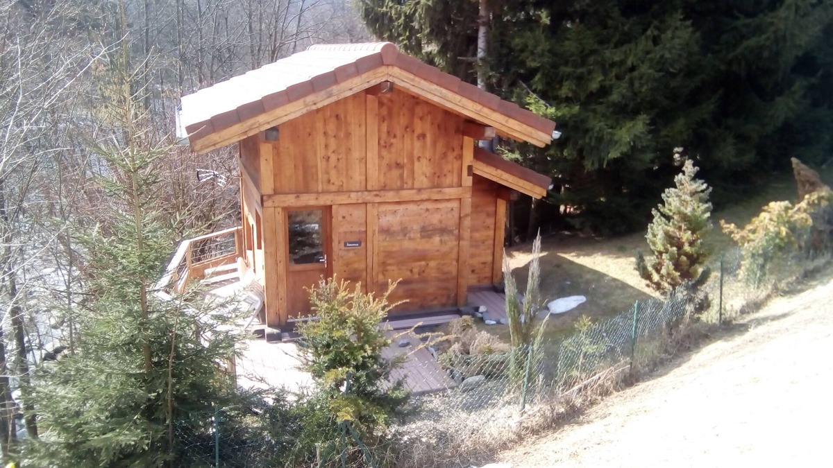 Servoz Ski Chalet | New, comfortable and well equipped. Pets allowed on request