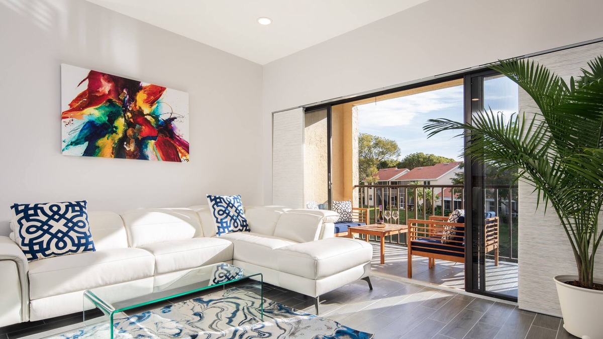 Central Naples Condo | NEW Condo 2 Bed 2 Bath Pool 6 min to Beaches Downtown Restaurants Shopping