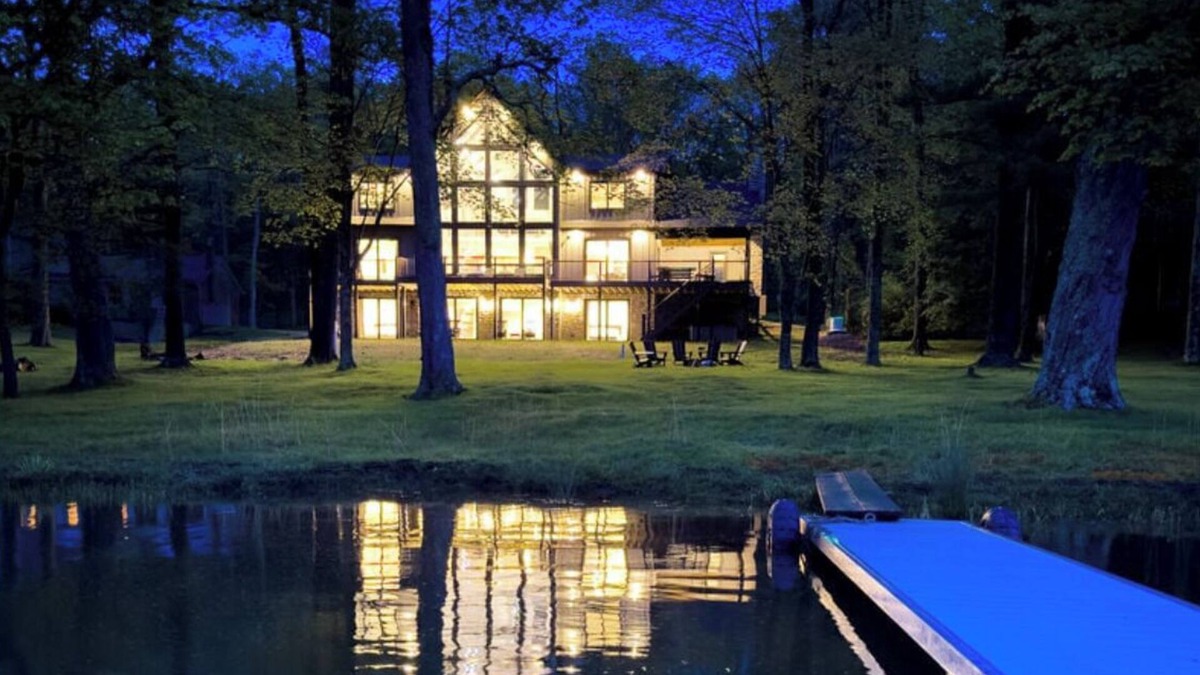 Swanton House | New Construction! 7 bedroom luxury lakefront home in golf neighborhood!