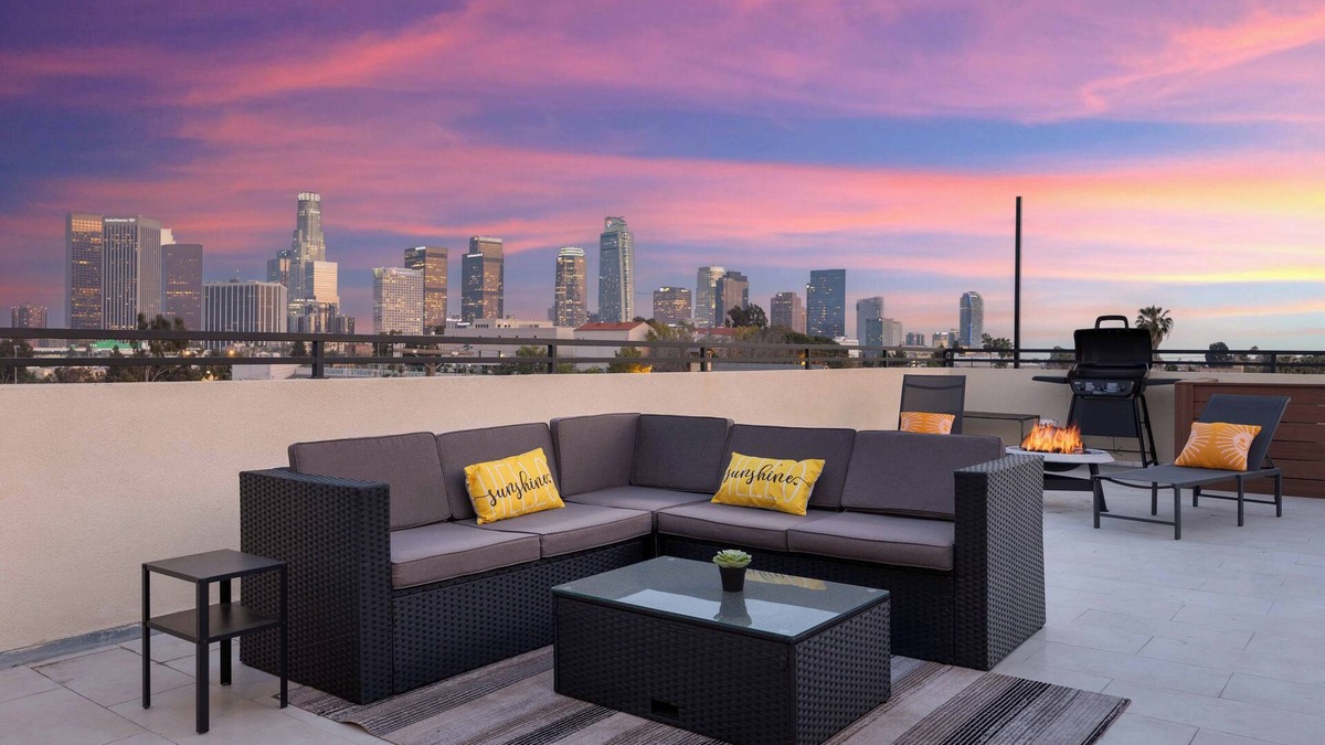 Historic Filipinotown House | New Construction Elegantly furnished near Downtown & Hollywood