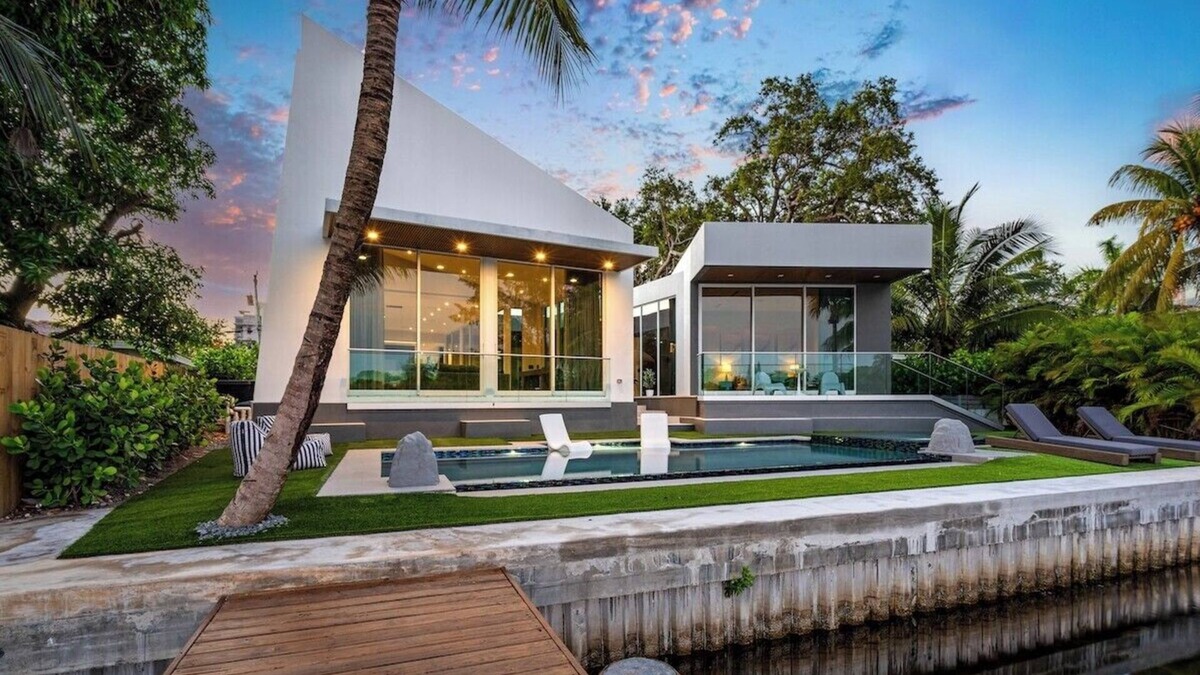 Ojus House | New Construction Waterfront Luxury Villa