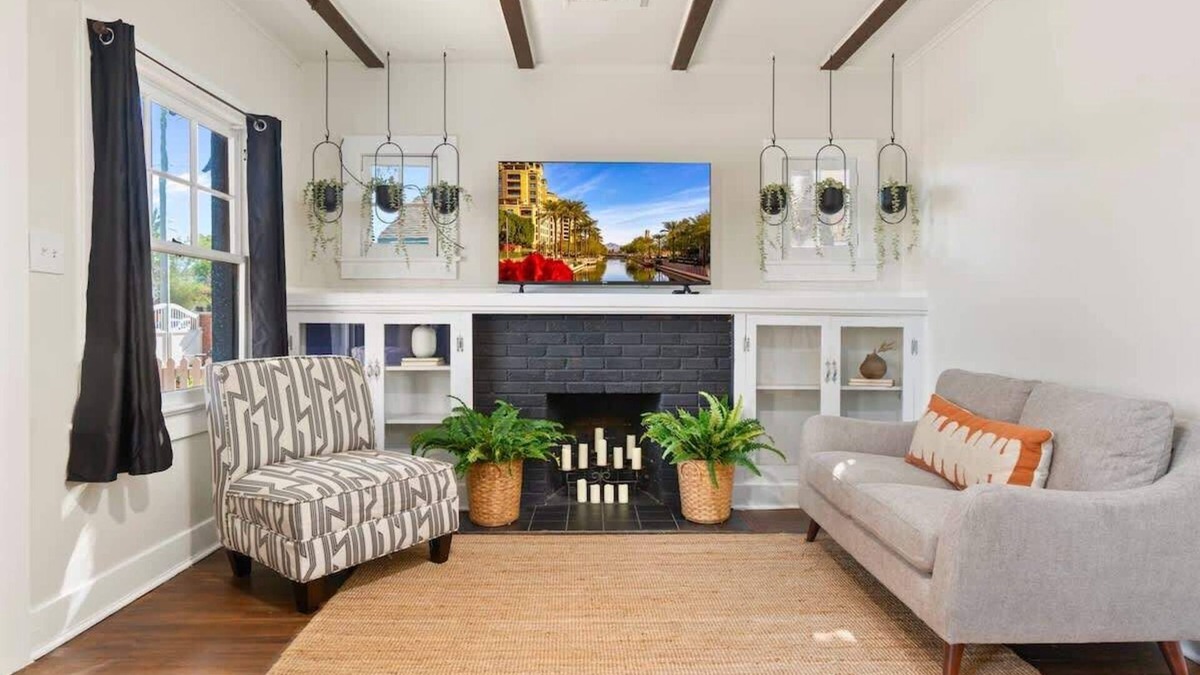 Coronado House | NEW Coronado Historic 1BR Boho Oasis! Private Yard