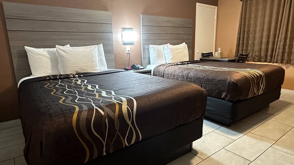 Victorville Hotel | New Corral Motel