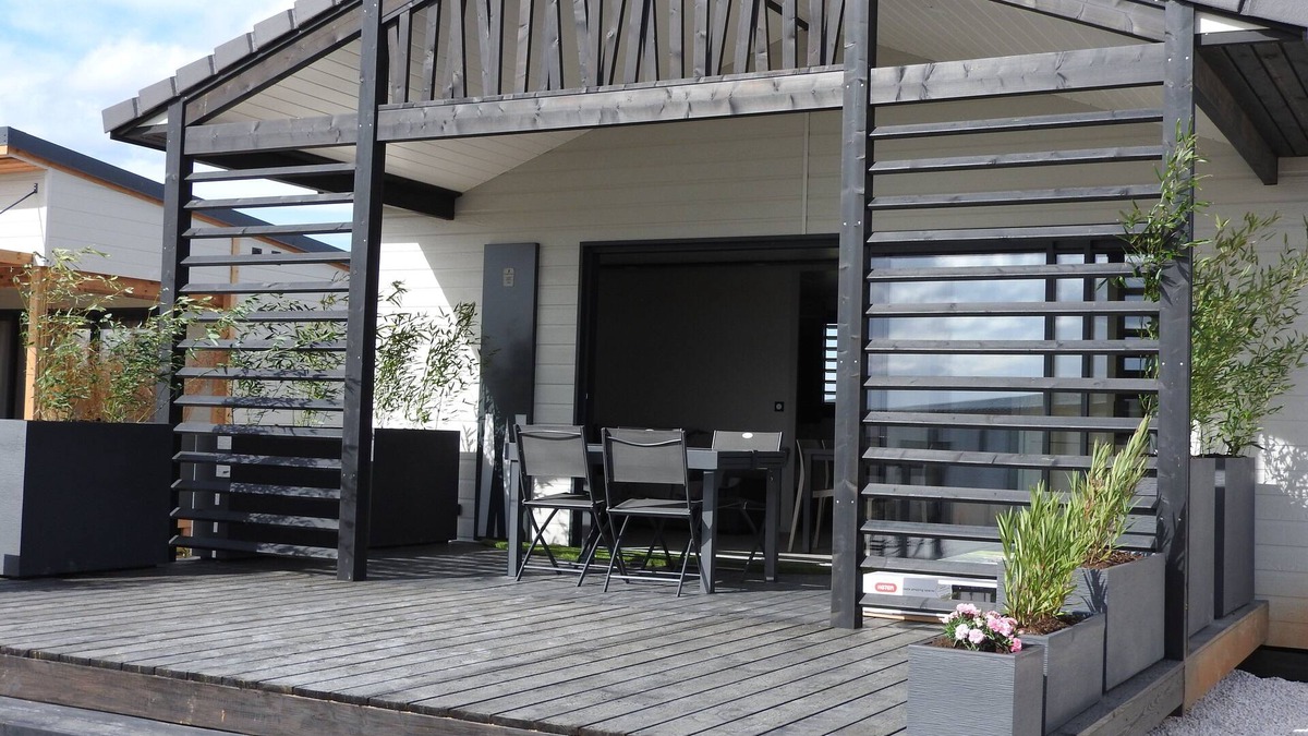 Pomerols Cottage | New cottage located in a secure residential leisure park with janitor