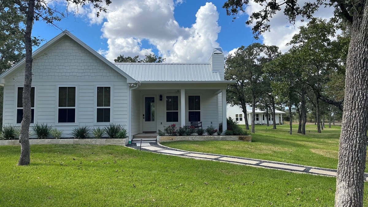 Round Top House | NEW Country Escape | Firepit | Near Round Top