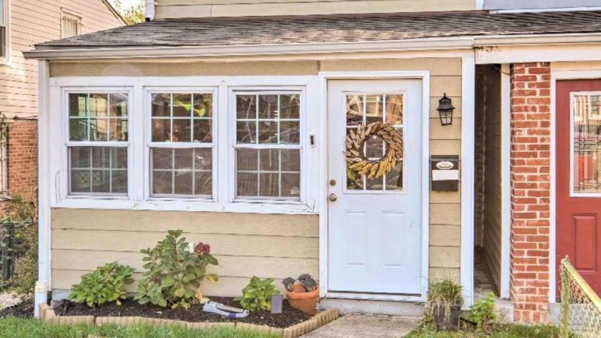 Fairmount Heights House | New! Cozy Chateau in NE DC - 6 Miles to Monuments!