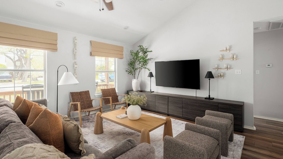 Spicewood House | NEW Cozy Cottage Near Lake Travis w/Pool and Pickleball