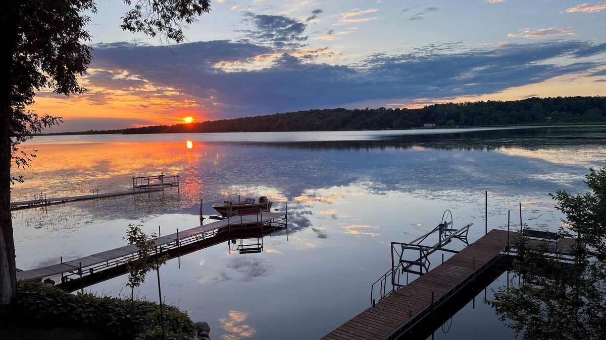 Ottertail Cabin | NEW Cozy Lakeside Retreat, Gorgeous Sunset Views and Firepit!