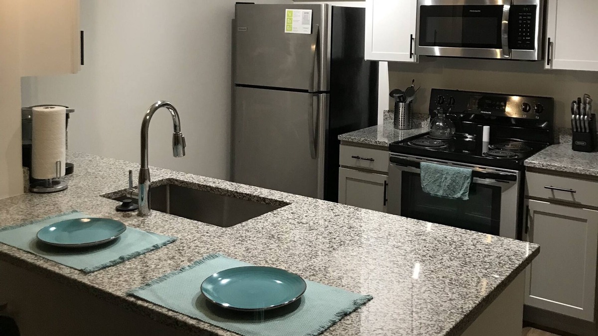 Huber Heights Apartment | *New* Cozy One bedroom with Beautiful Pool