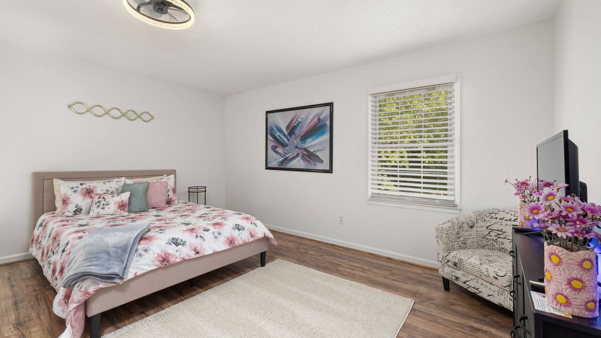 Southwest Raleigh House | NEW Cozy Townhome w/Pool, Patio, Dogs Welcome