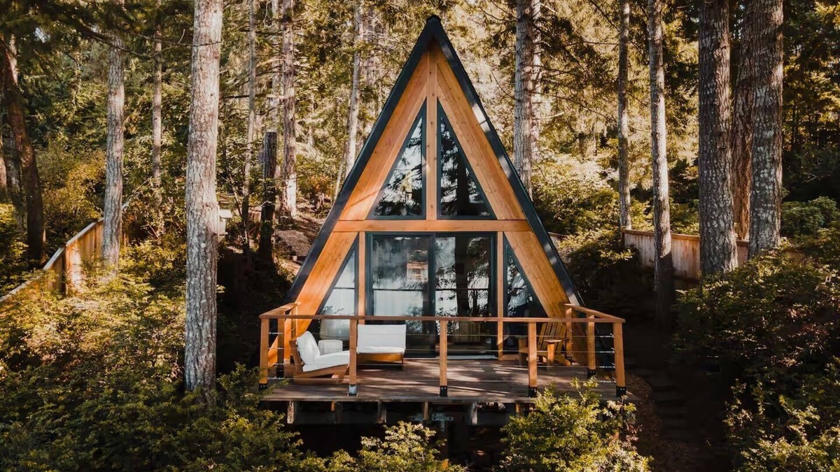 Olympia Cabin | New! Cozy Waterfront A-Frame, Private Beach, Pet Friendly.