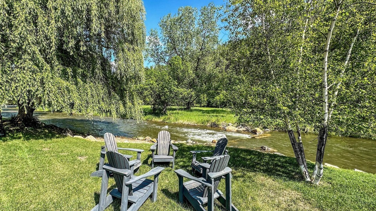 Colonial Pine Hills House | New! Creekside Estate in Magic Canyon