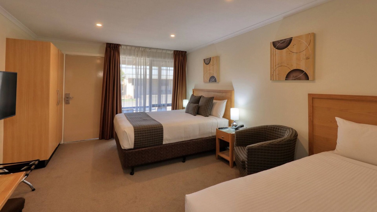 Seymour Hotel | New Crossing Place Motel & Apartments