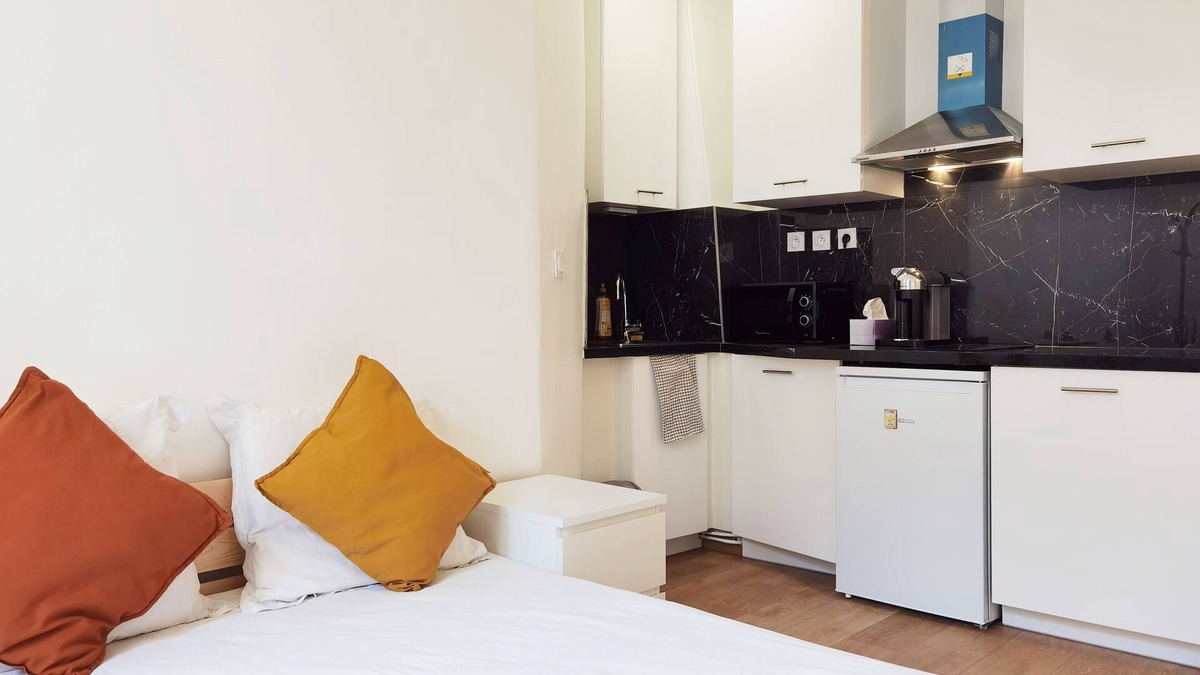 Chaussee-d'Antin Apartment | New decored Apt/elevator/50 m to Lafayette/1mn to metro