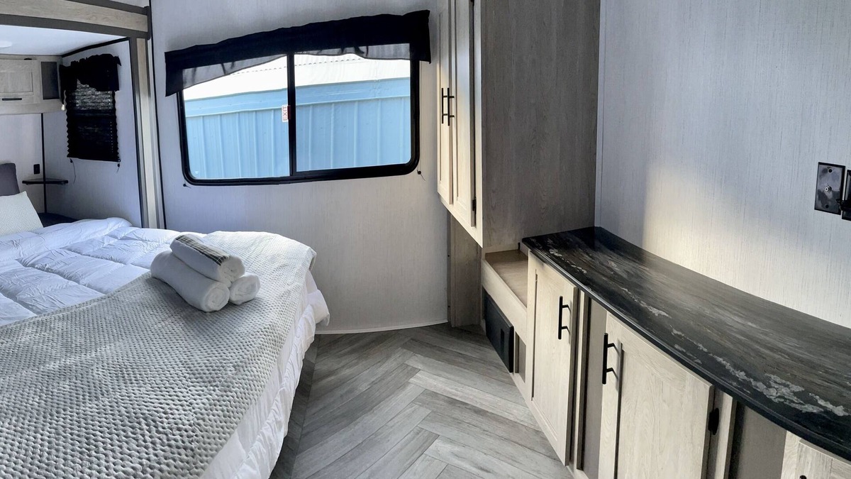 Northwest Orlando House | NEW + DELIGHTFUL 2 Bedroom Disney Camper/RV!
