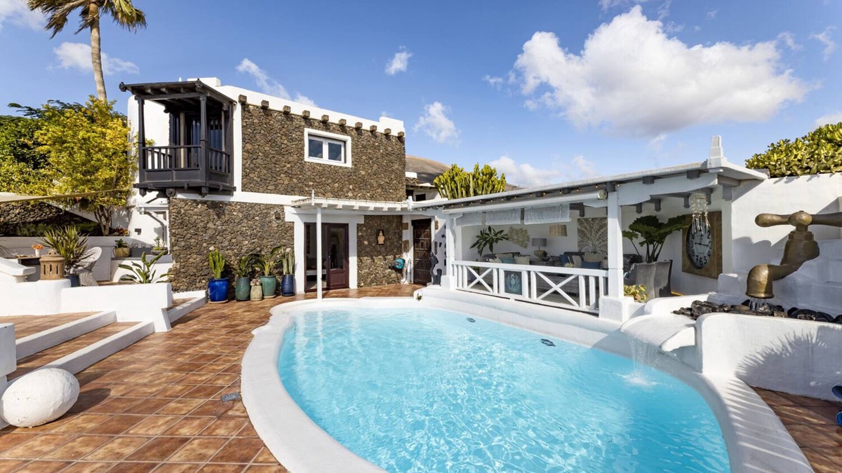 La Asomada Villa | New”Deluxe”historic,Canerian style villa,outstanding seaviews,private heatedpool