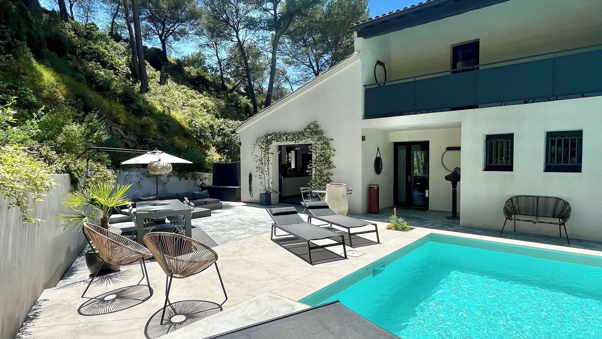 Saint-Etienne-du-Gres House | New! Designer "Alpilles" home