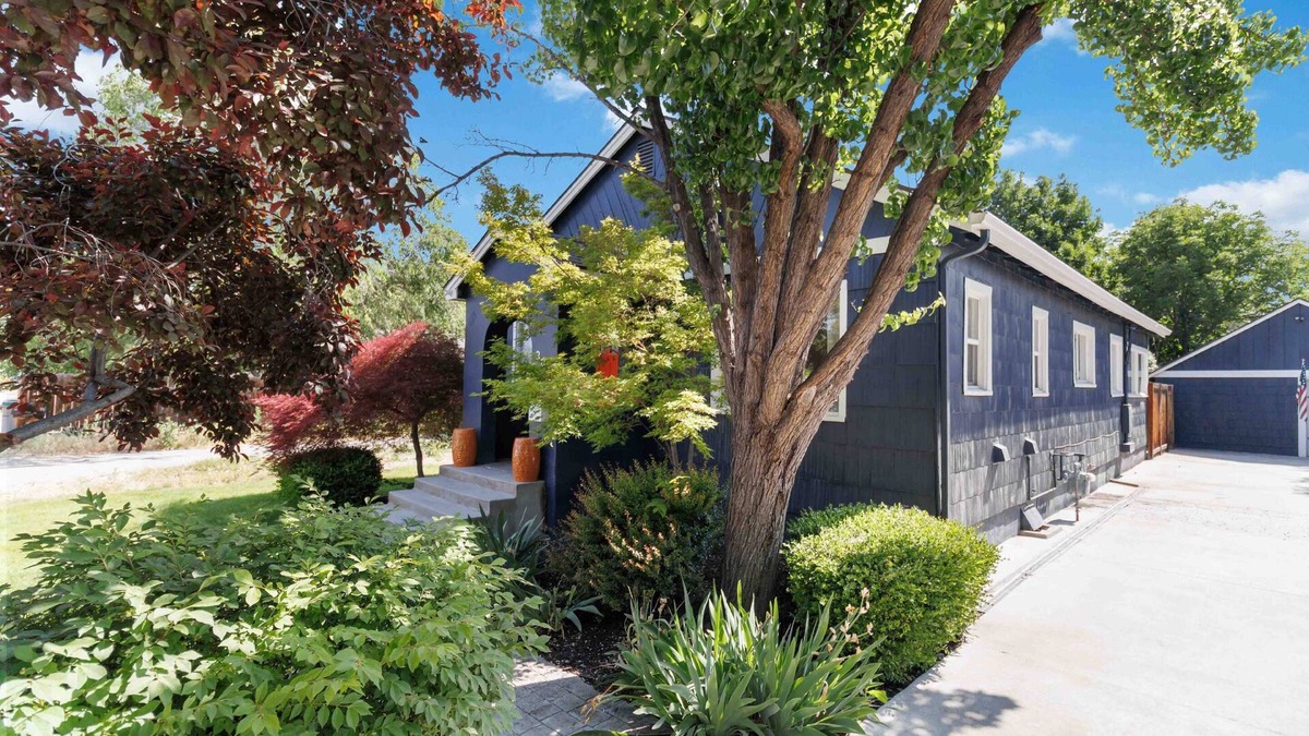 Morris Hill House | NEW! Dog Friendly w/Quaint Back Patio & Corn Hole | > 5 min to BSU | Walk to Coffee & More