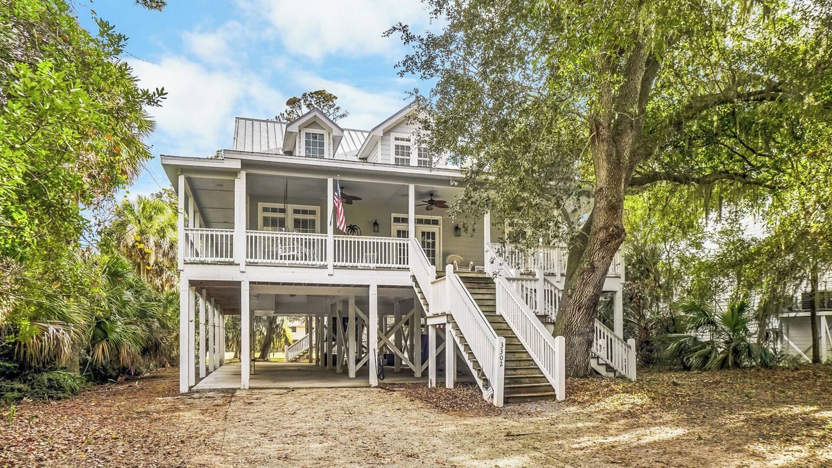 Edisto Island House | New! Edisto Beach Sea Suite Escape-Golf Views, Large Porch, Close to beach
