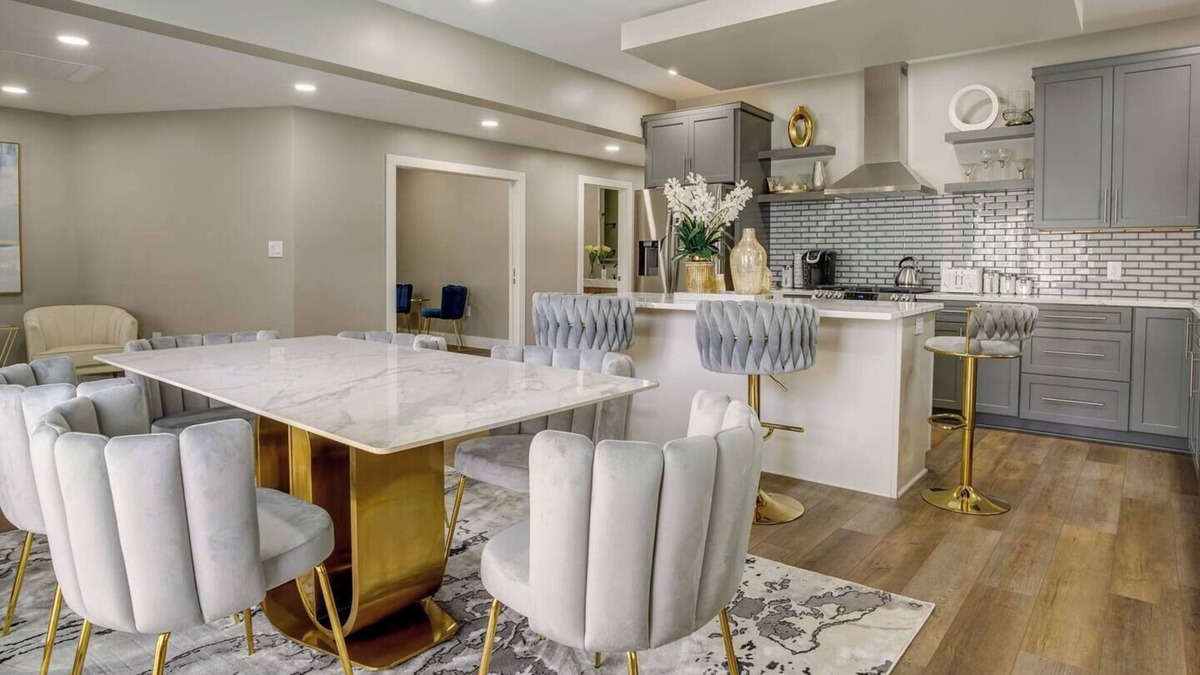 West Central Condo | NEW! Elegant 3BR Downtown Condo w/Free Parking