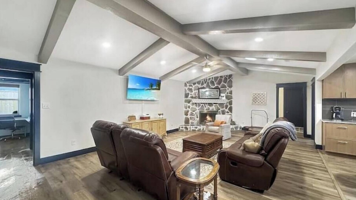 Raintree House | New English charmer-4bdr/8bed