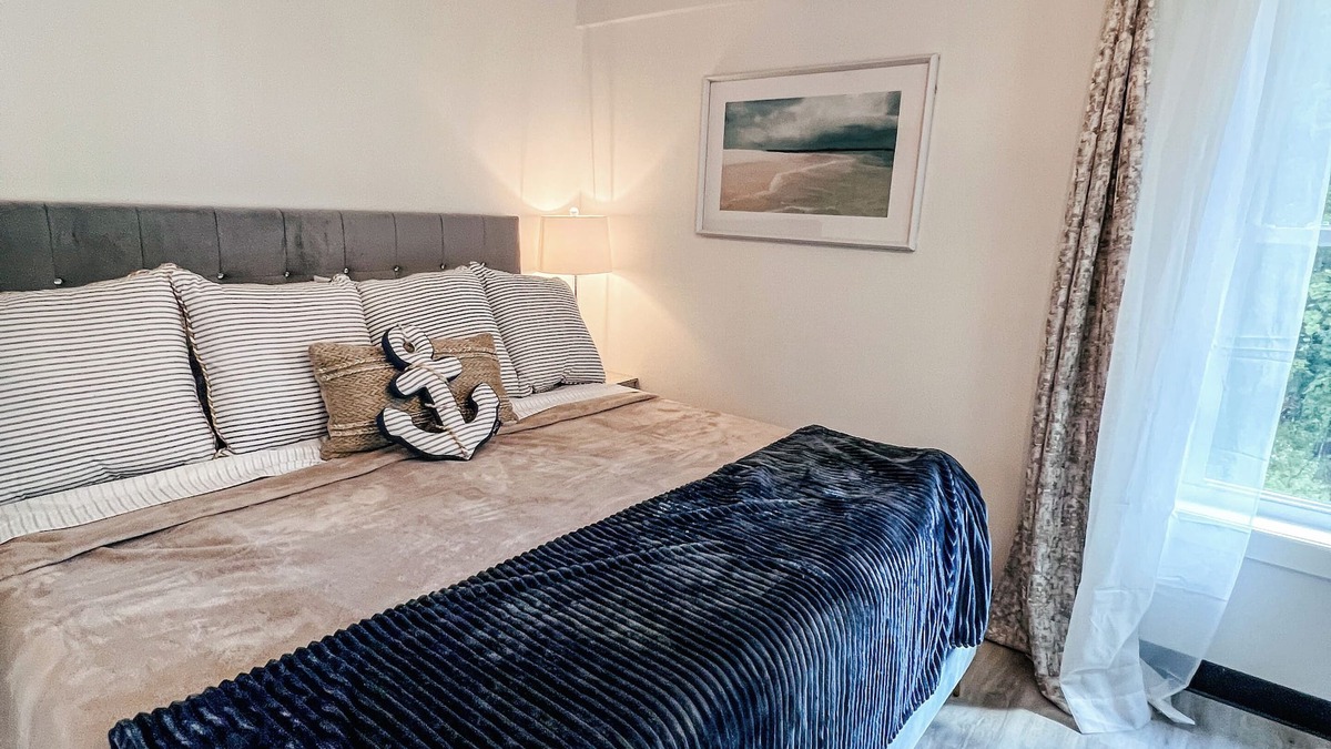 Bronston House | New! Escape at Echo Point with SwimSpa! 2 King Beds- 5 min from boat ramp