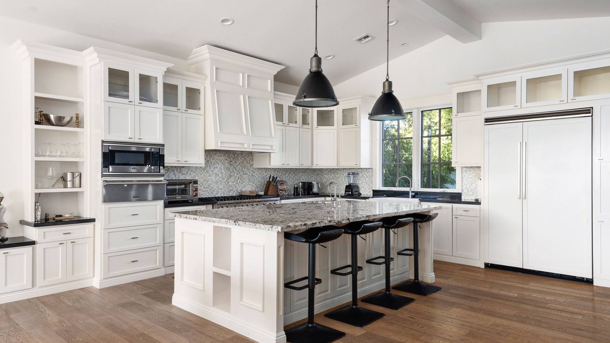 Arcadia House | NEW *Extended Stay* Spacious luxury home, privately located at end of cul de sac