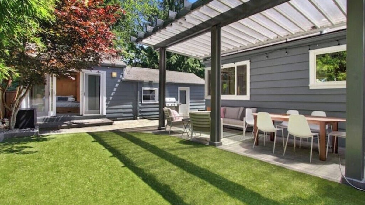 Victory Heights House | NEW! Family & Dog-Friendly Paradise w/Guest Suite