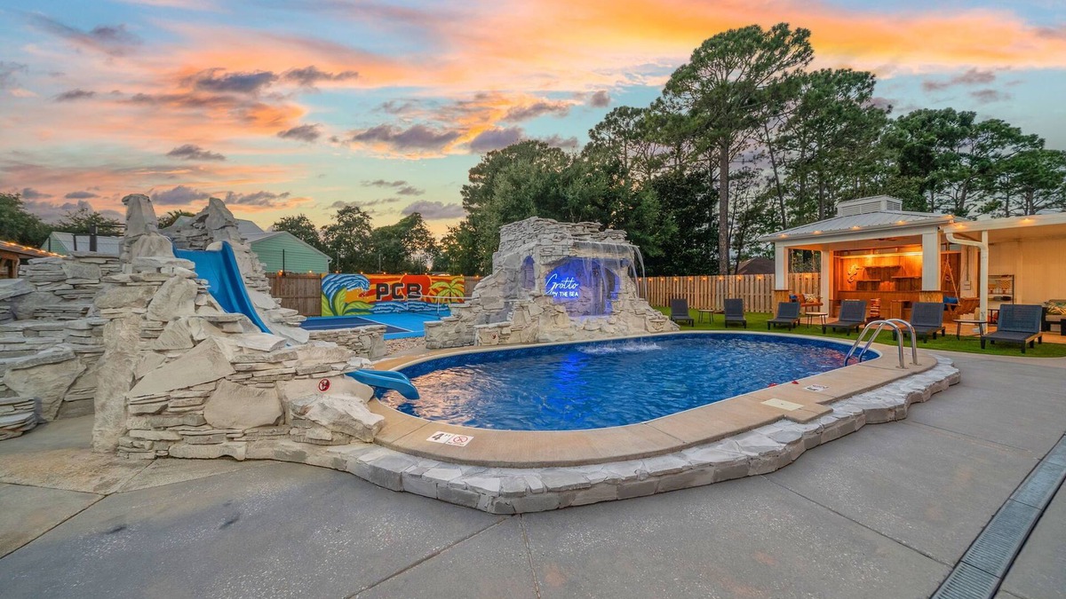 Thomas Drive House | NEW! Family Retreat - Pickleball, Bball, Pool, Game Rm, Bunk Rm, Beach 1.4 mi
