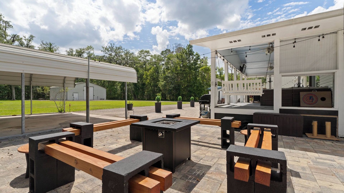 Green Cove Springs Other | NEW Farmhouse! Hot tub, Fire Pit & Yard Games