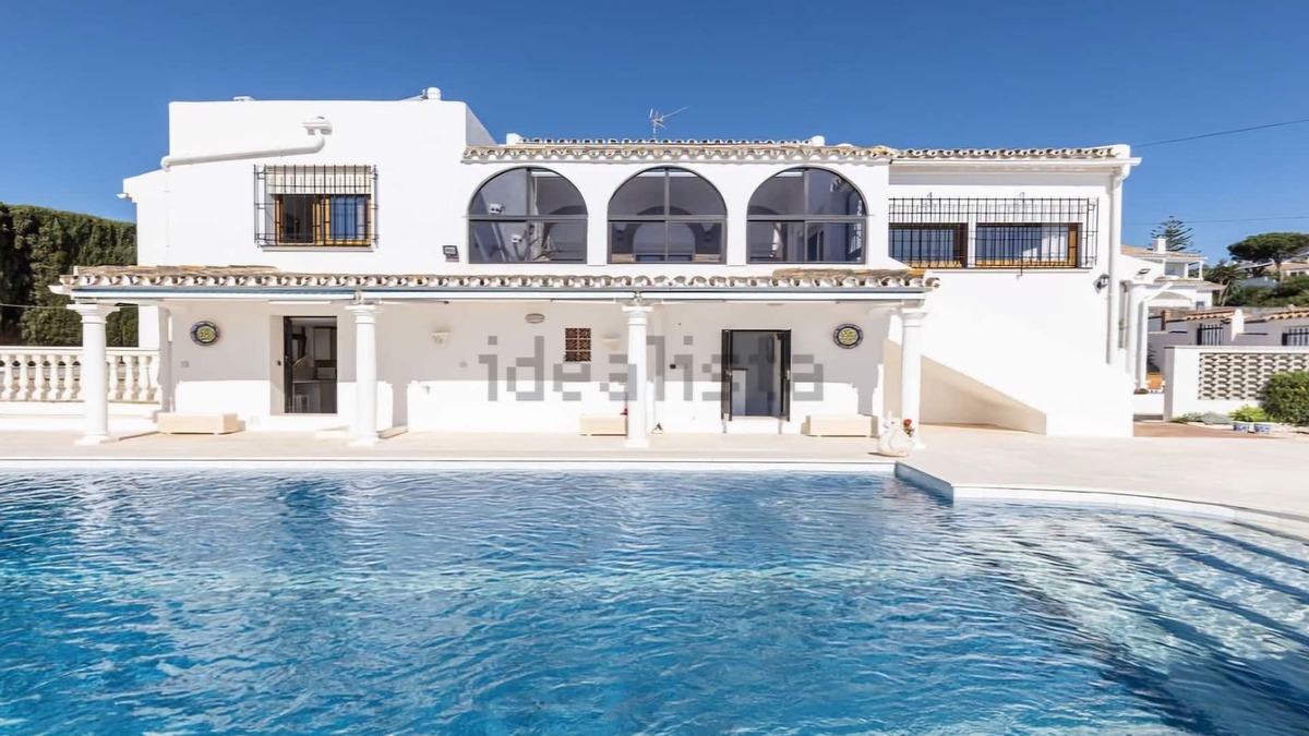Puerto de la Duquesa Villa | NEW FINCA BOHO CHIC amazing SEA VIEW - 5 Bedrooms- for Golfers only