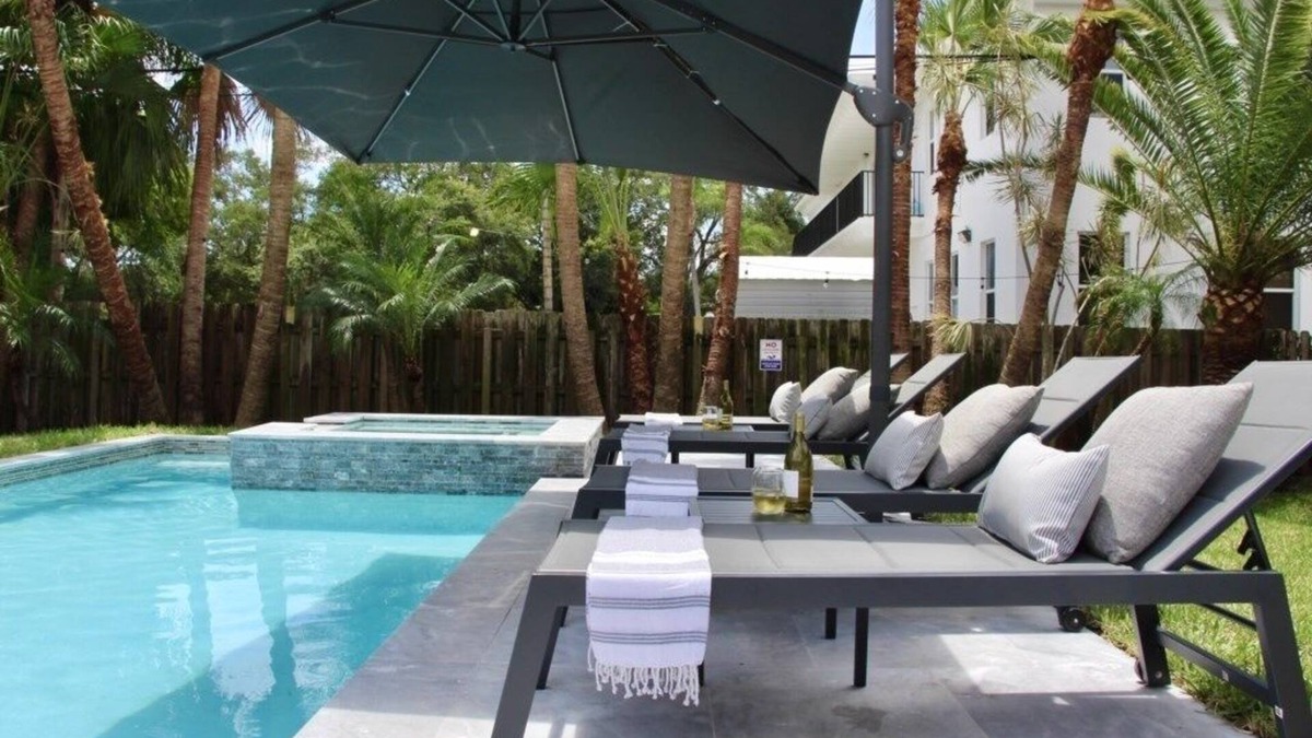 Croissant Park House | NEW! Fox Private Resort- Near Downtown & Beach