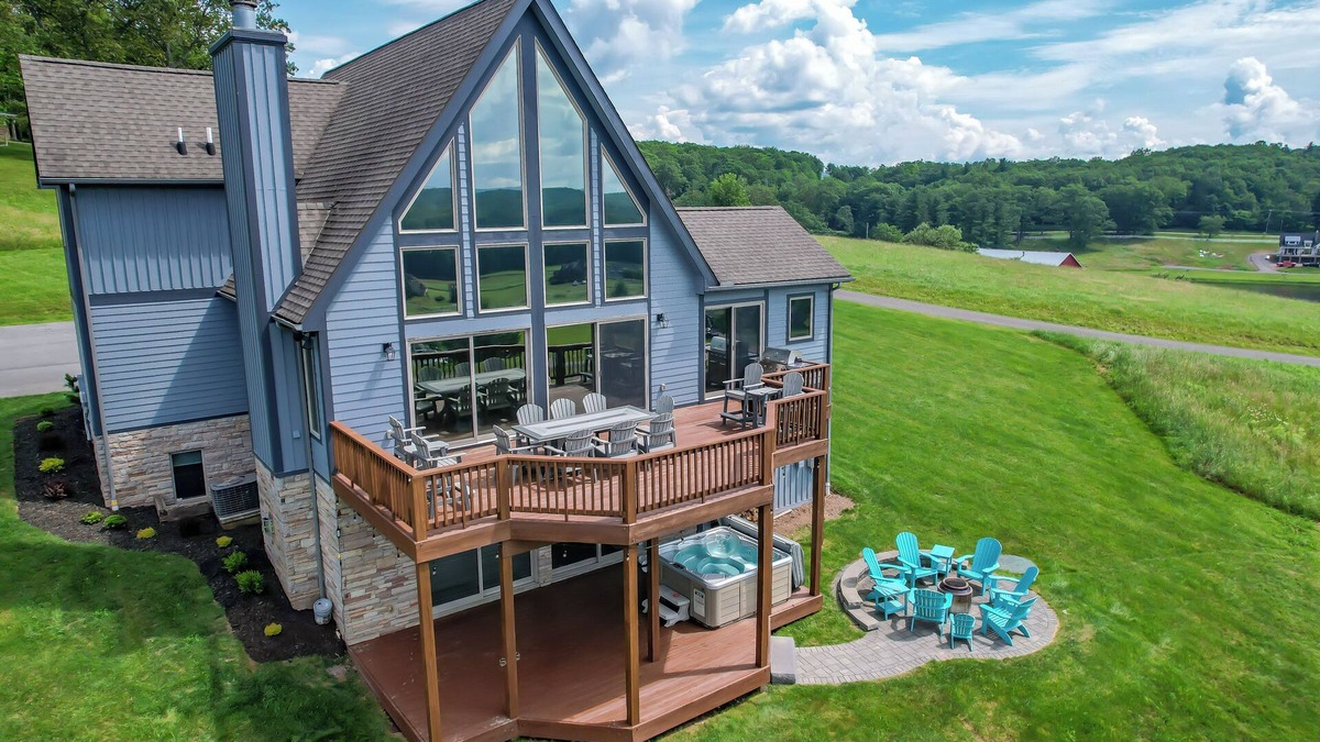 Swanton House | New: Free golf, tennis, lake access and more!