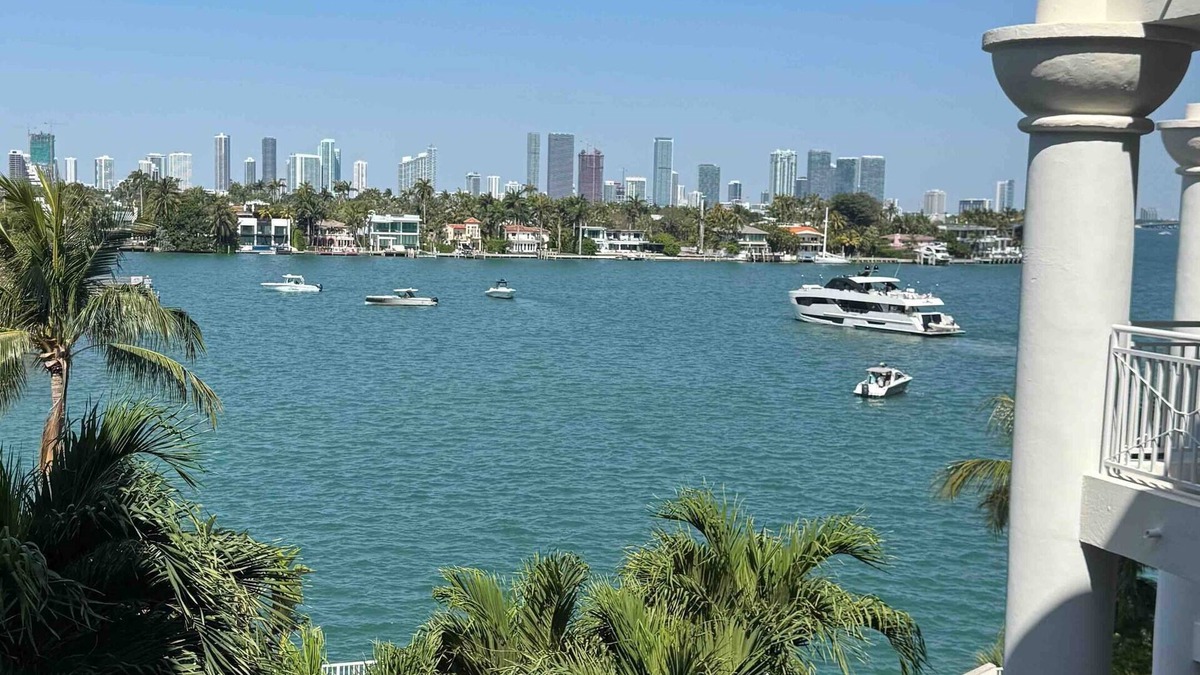 Miami Beach Condo | new furn.1 plus-bedroom, condo Miami Beach, Venetian Islands, Bay Miami View