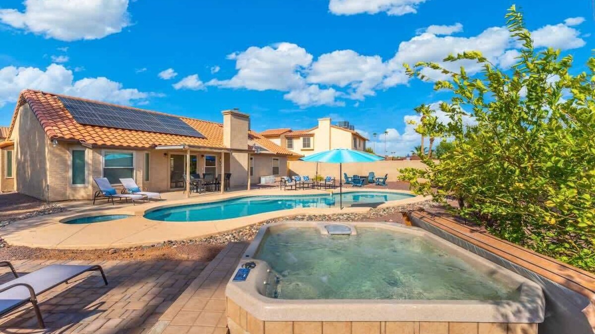 Glendale House | *NEW* Gorgeous Desert Oasis! Heated Pool & Hot Tub