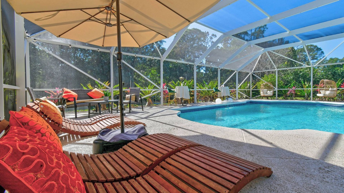Hunt Club House | NEW Green House - Luxury 4BR 9 Beds Retreat | Pool | Spa | Sauna | Cold Plunge | RV