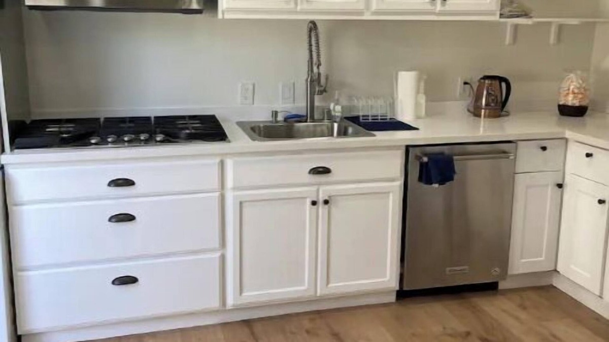 Woodland Hills House | New Guesthouse! w/Full Kitchen!