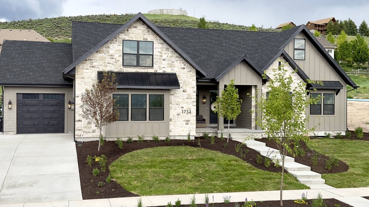 Heber House | New Heber home near Park City. 7brm/5.5ba with hot tub, pickleball, sleeps 18.